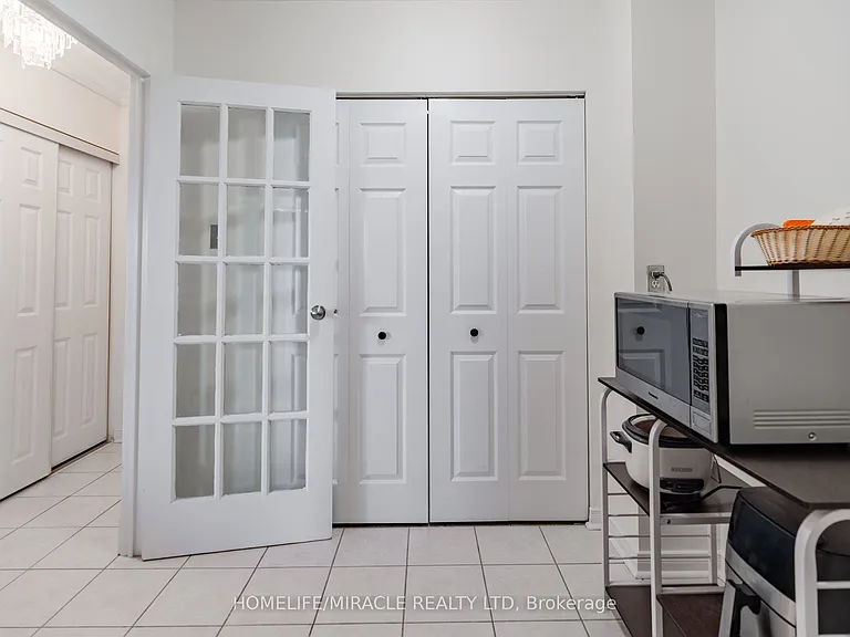 3025 Queen Frederica Dr #807 — Photo 8