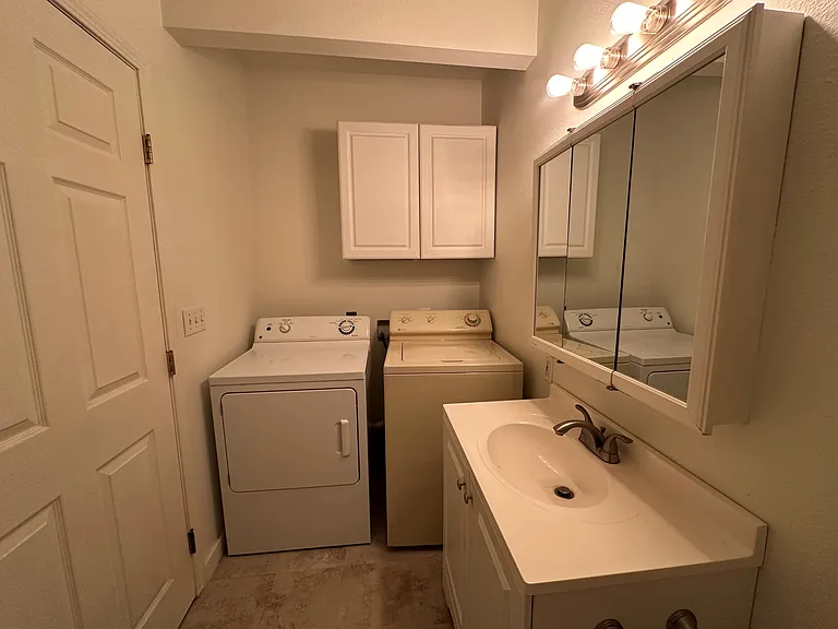 8074 Maple Ave SE #2 — Photo 9