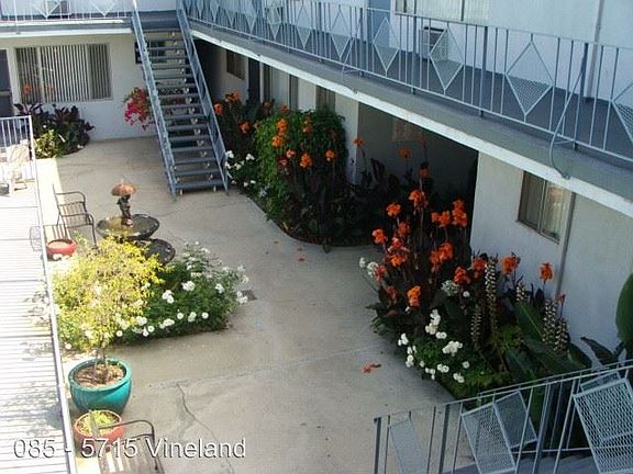 5th image of 5715 Vineland Ave APT 12
