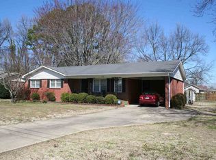 998 Sam Davis Rd, Dyersburg, TN 38024