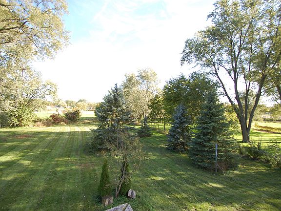 5th image of 303 Wakefield Ln