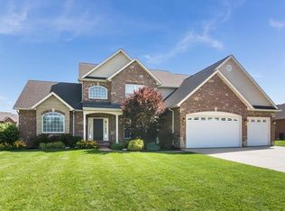 1700 Shadow Rdg, Columbia, IL 62236