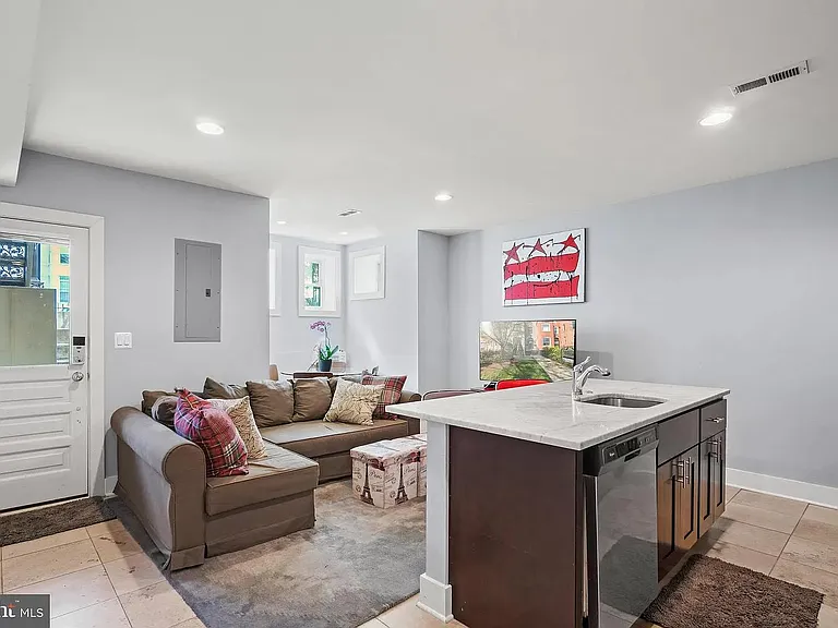 1238 New Jersey Ave NW #B — Photo 3