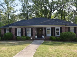 2136 Viking Cir, Vestavia Hills, AL 35216