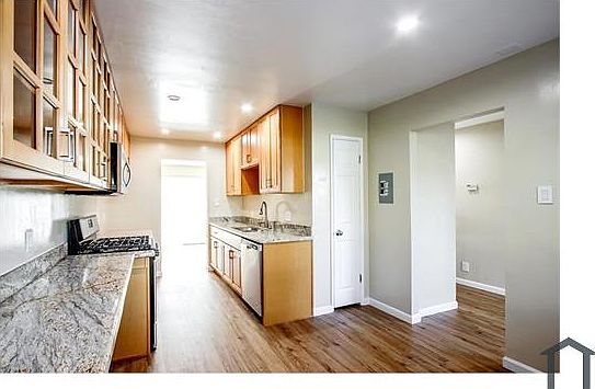 3rd image of 118 Coral Ct #28