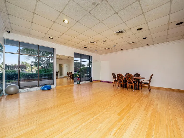 5700 Collins Ave #8A — Photo 24