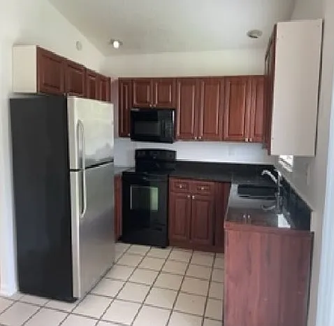3 bed, 2.0 bath, 1350 sqft, $2,950 — Photo 4