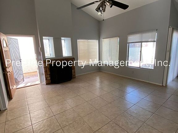 3rd image of 2752 W Begonia Pl