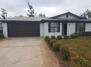 827 Russ Lake Dr, Panama City, FL 32404