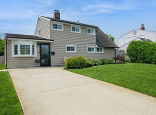 59 Springtime Ln S, Levittown, NY 11756