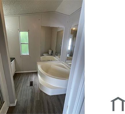 4th image of 405 Avenue F Trailer 31