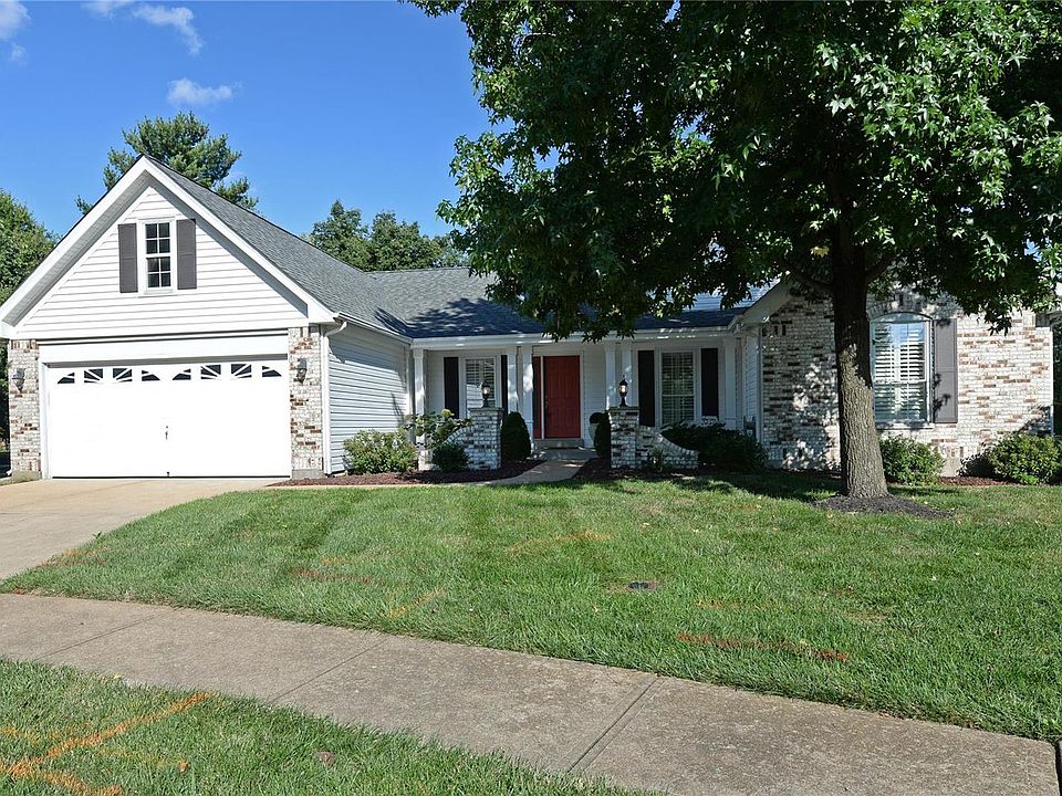 1st image of 402 Chesterfield Shores Ct