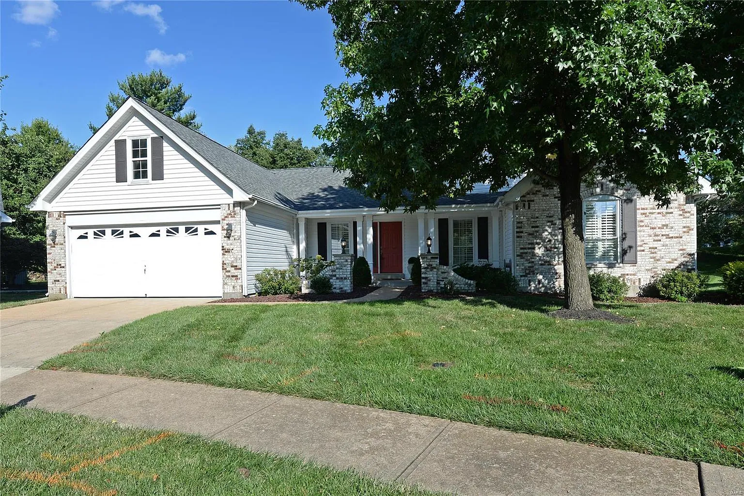 402 Chesterfield Shores Ct photo 1
