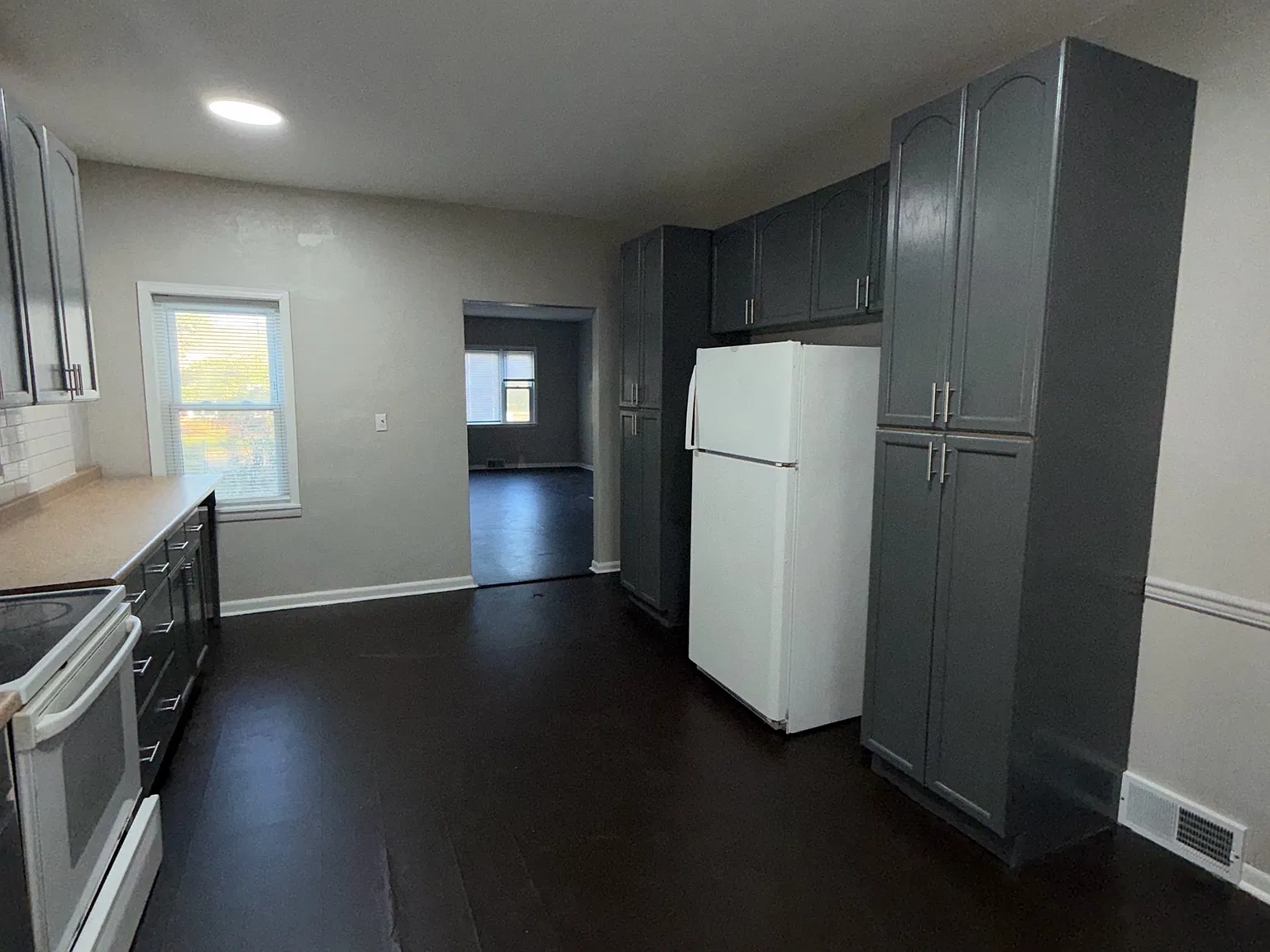 3 bed, 1400 sqft, $1,500 — Photo 4