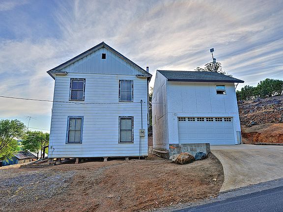 2nd image of 9315 Landrum St