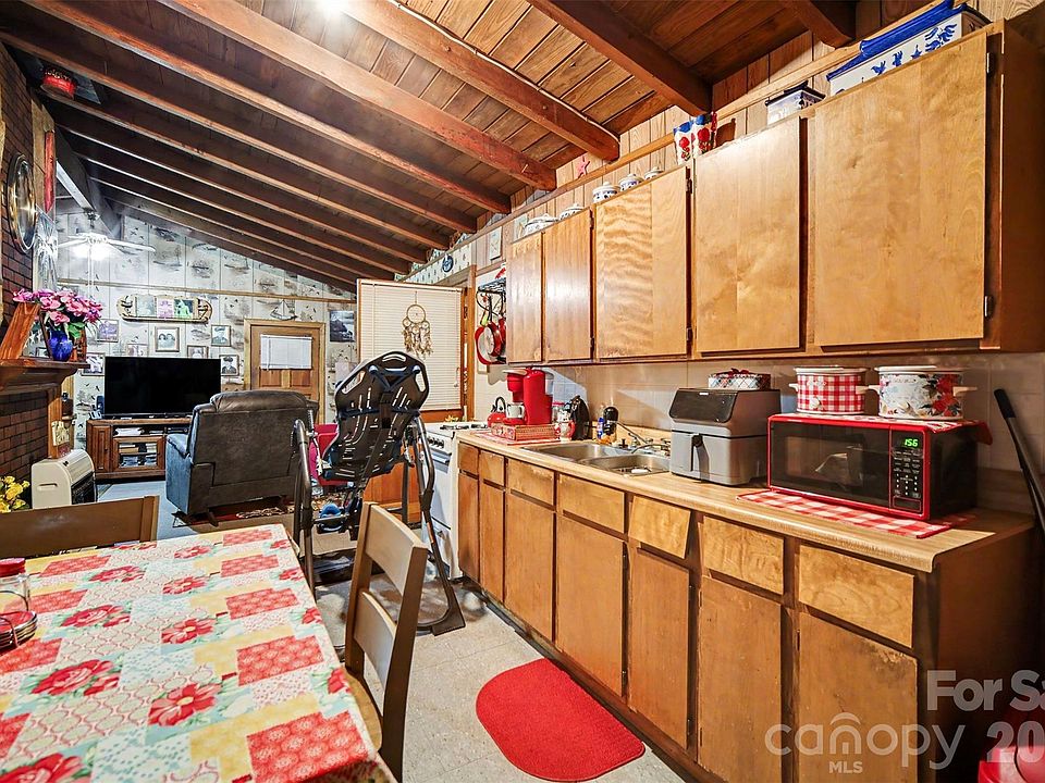 19th image of 260 Cherrywood Ln