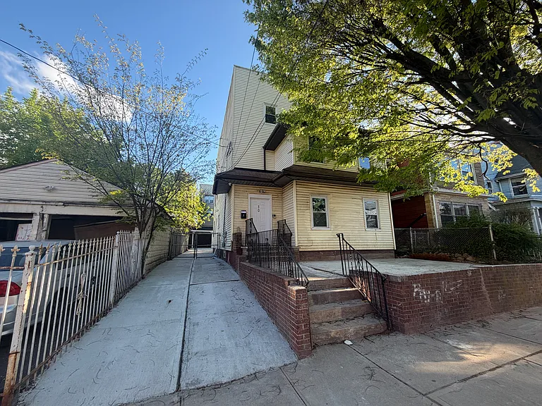 10 Tillinghast St #2 — Photo 4