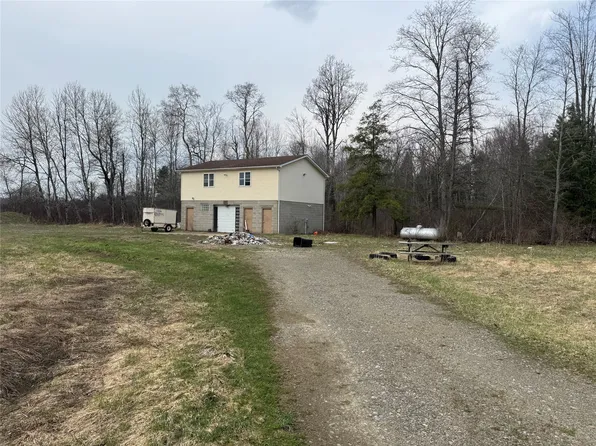 25700 Hermitage Ln, Cambridge Springs, PA 16403