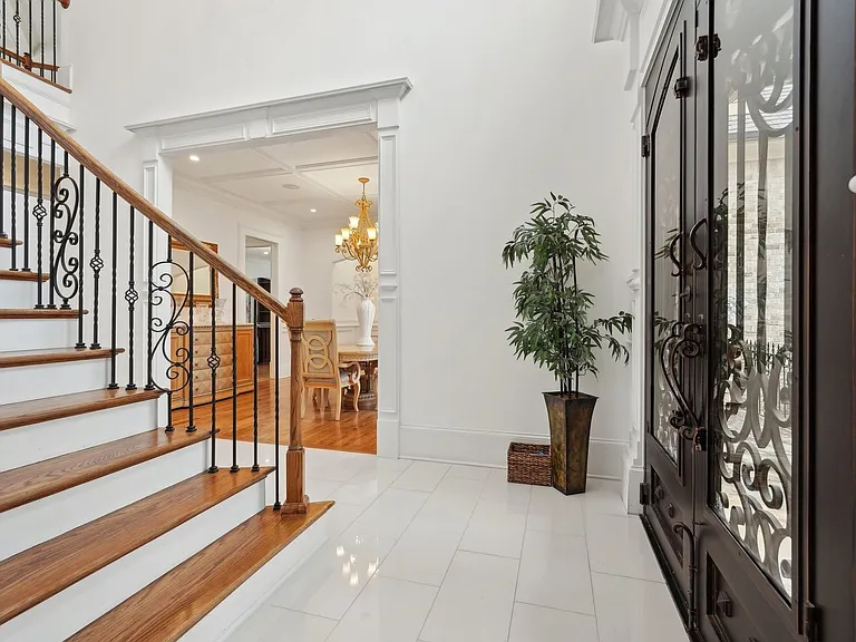 343 Summer Garden Dr — Photo 8
