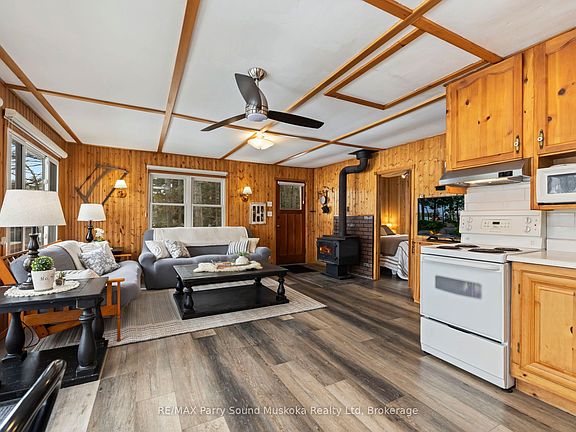 3rd image of 4 Post Ln