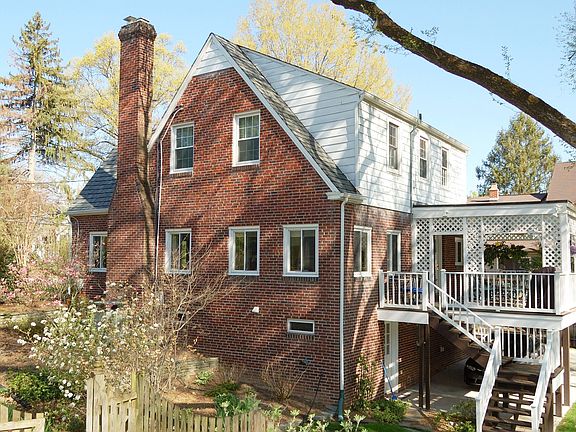 2nd image of 130 S Adams St