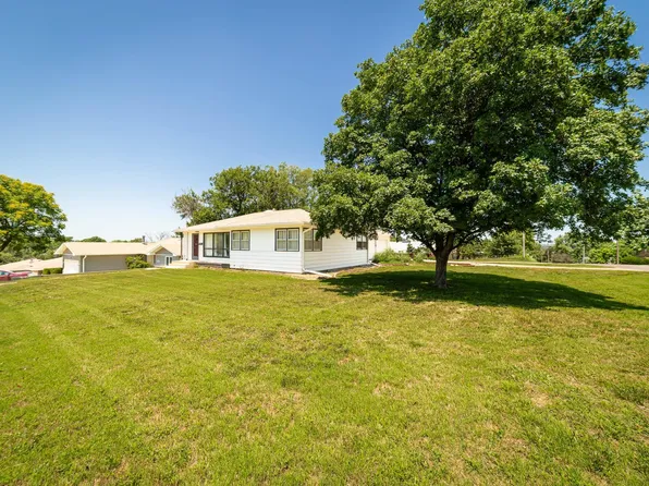651 E 14th St, Concordia, KS 66901