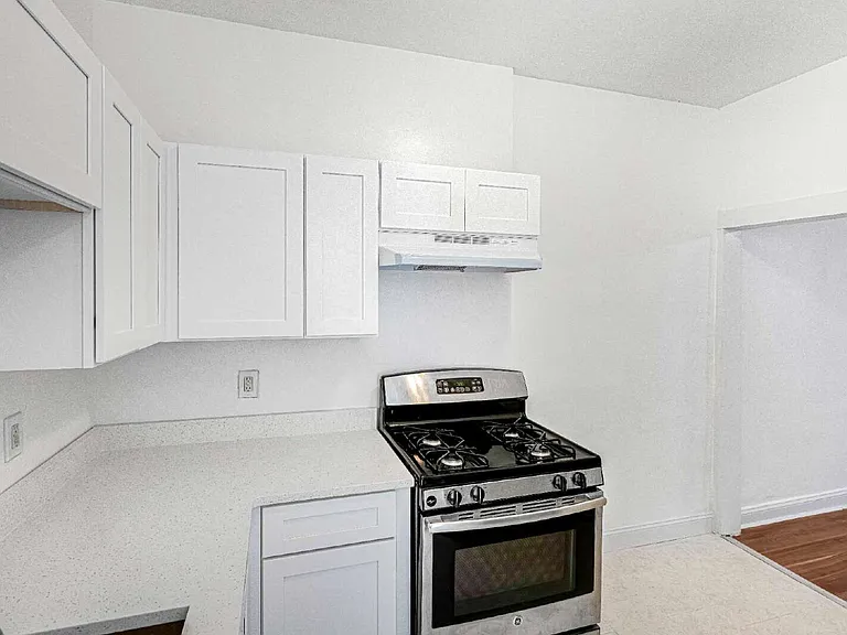 1312 Homewood Ave — Photo 5