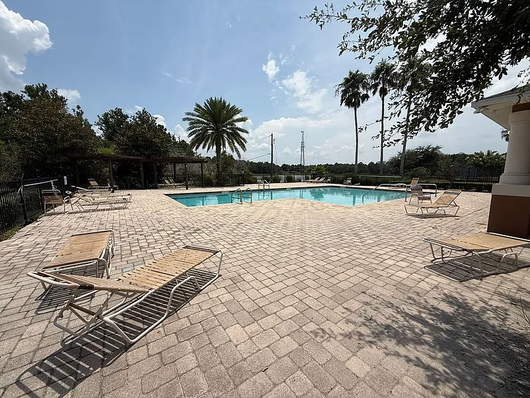 10769 Savannah Landing Cir — Photo 13
