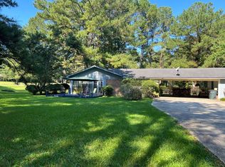 8 Matthews Rd, Laurel, MS 39443