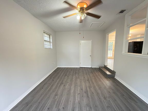 5th image of 208 Forrest Pkwy