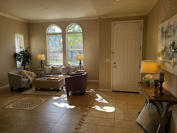 4th image of 59 Portsmouth Dr