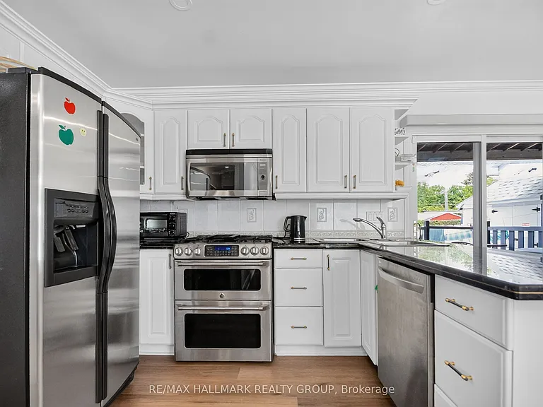 1125 Kenaston St — Photo 6