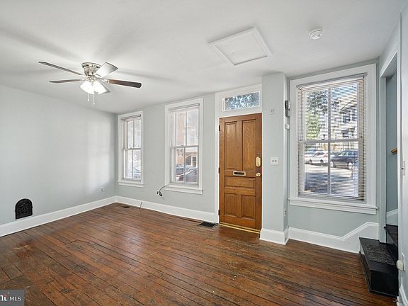 4th image of 4373 Cresson St Floor 1