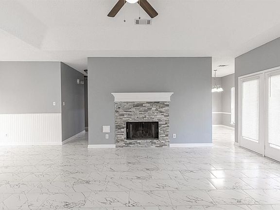 3rd image of 19106 Lookout Mountain Ln