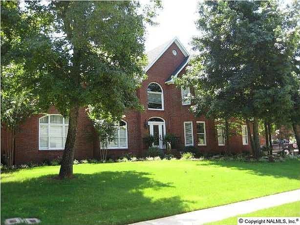 1st image of 104 Kelvingrove Dr