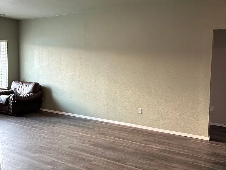 2600 S Silver St — Photo 12