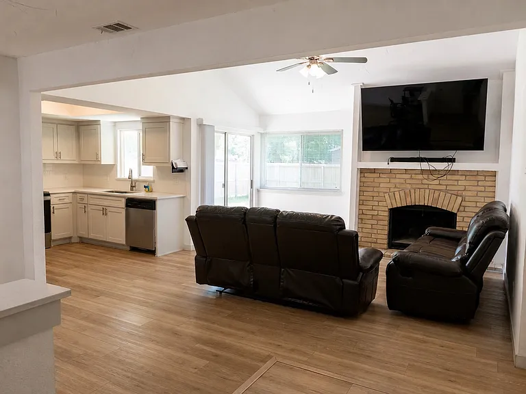 730 Trend Dr — Photo 2
