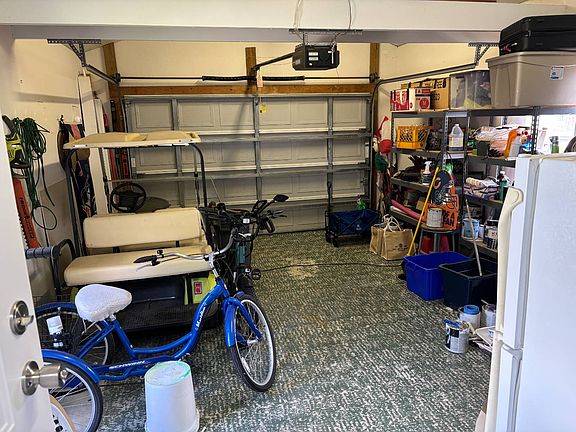 4th image of 33 Beaver Lake Cir