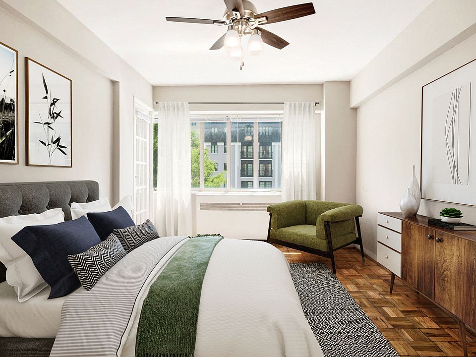 Apartment bedroom (virtually staged)