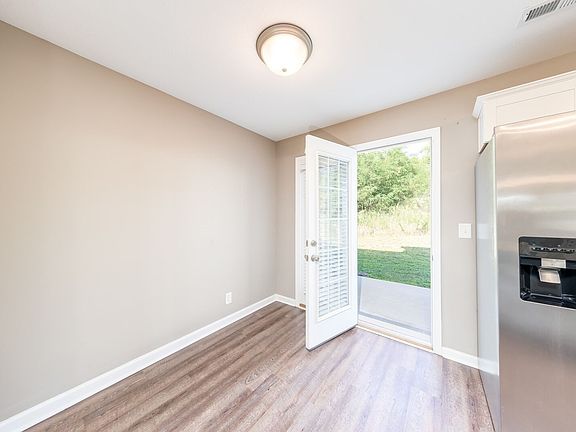 5th image of 385 Sam Houston Cir