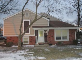 1875 Grantham Pl #1875, Hoffman Estates, IL 60169