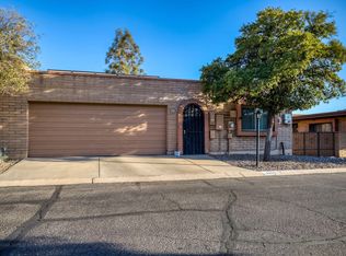 9054 E Calle Norlo, Tucson, AZ 85710
