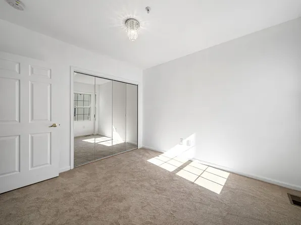 252 The Promenade image 21 of 28