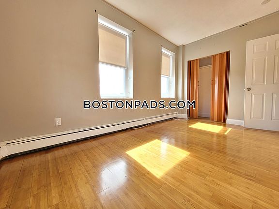 5th image of 338 Warren St APT 6