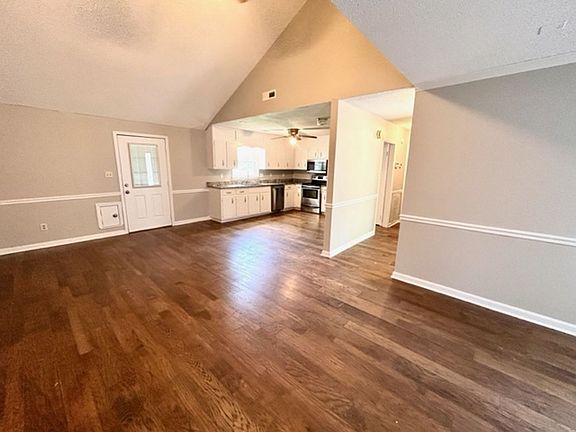5th image of 1021 Sharpsburg Dr SE