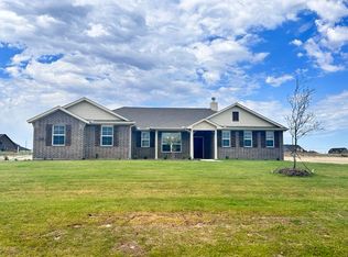 137 Range Ln, Rhome, TX 76078