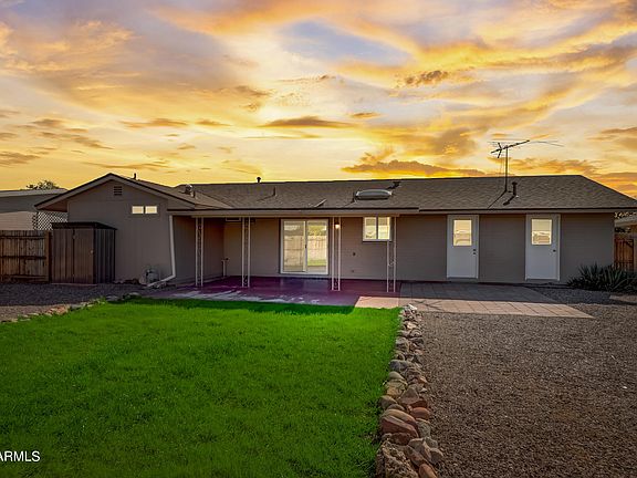 3rd image of 10128 W CHERYL Drive
