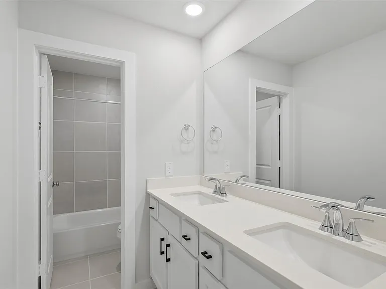 5011 Bowen Prairie Dr — Photo 23
