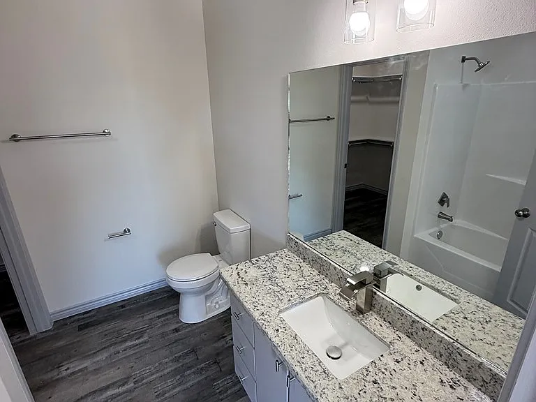 475 Jefferson St — Photo 12