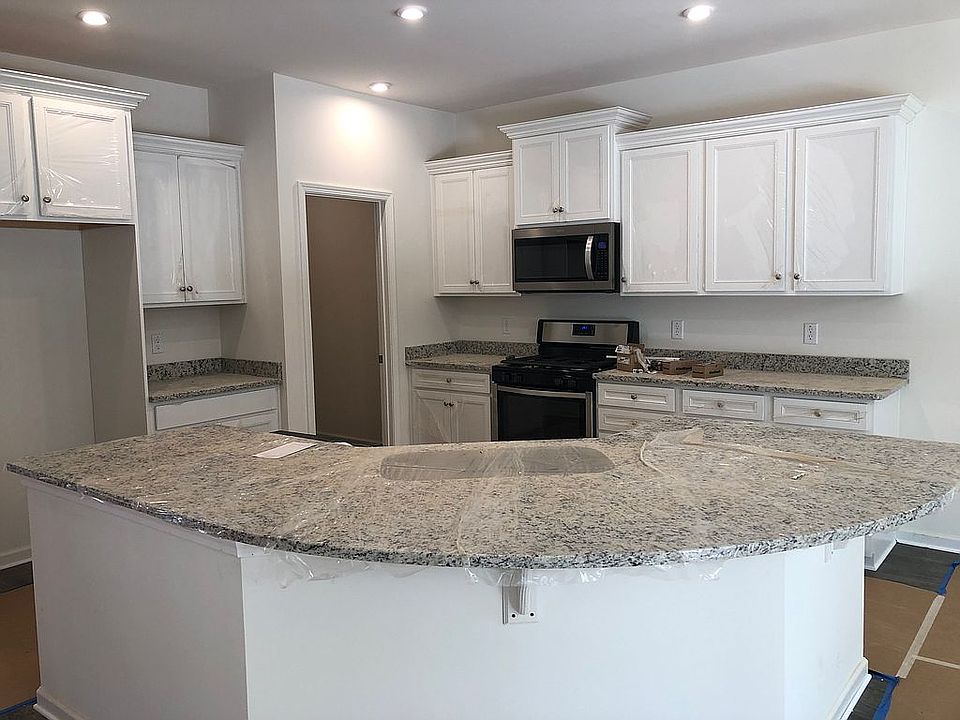 2nd image of 440 Nightcap Ln